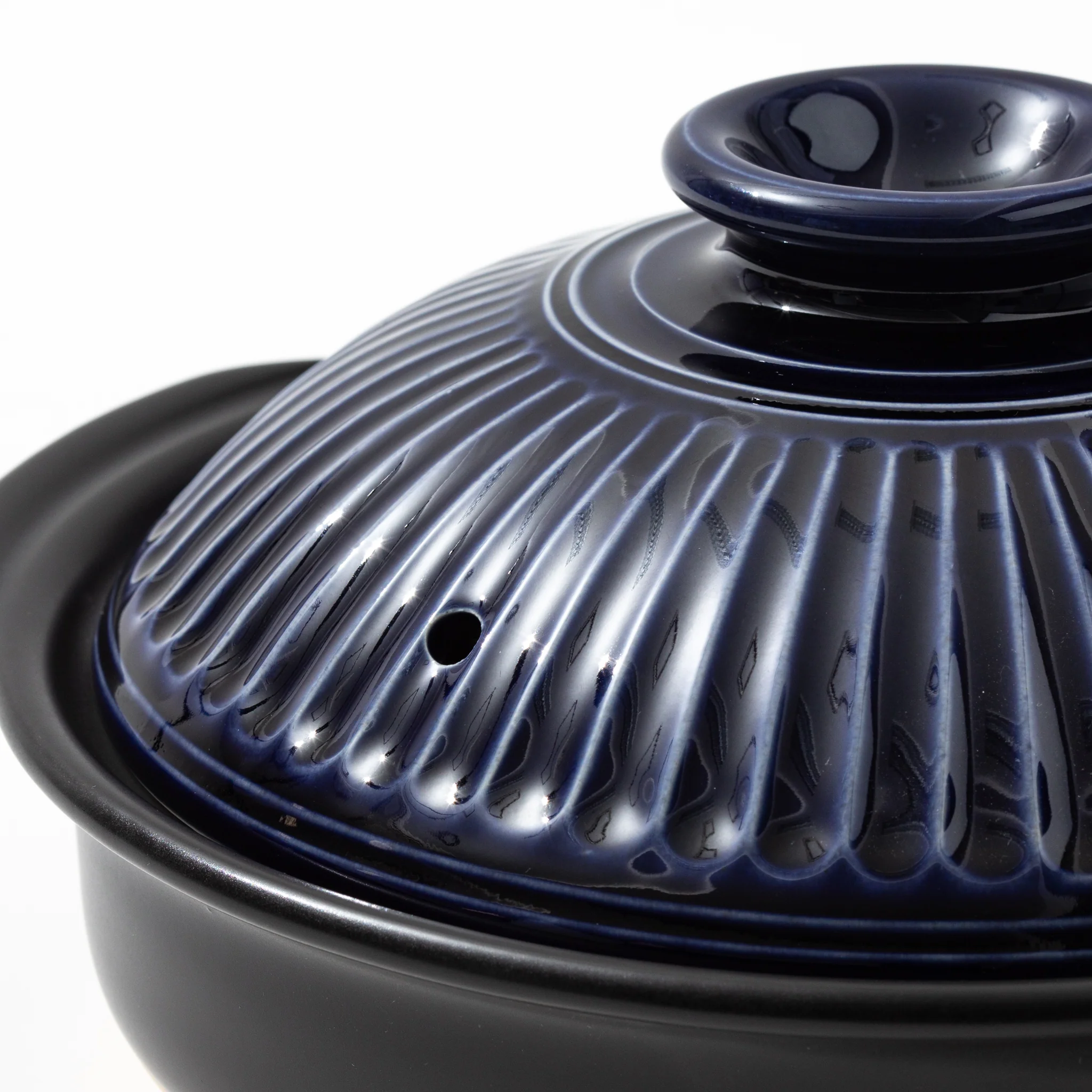 GINPO Chrysanthemum Blue Glaze Donabe Clay Pot (2-3 People) - Image 3