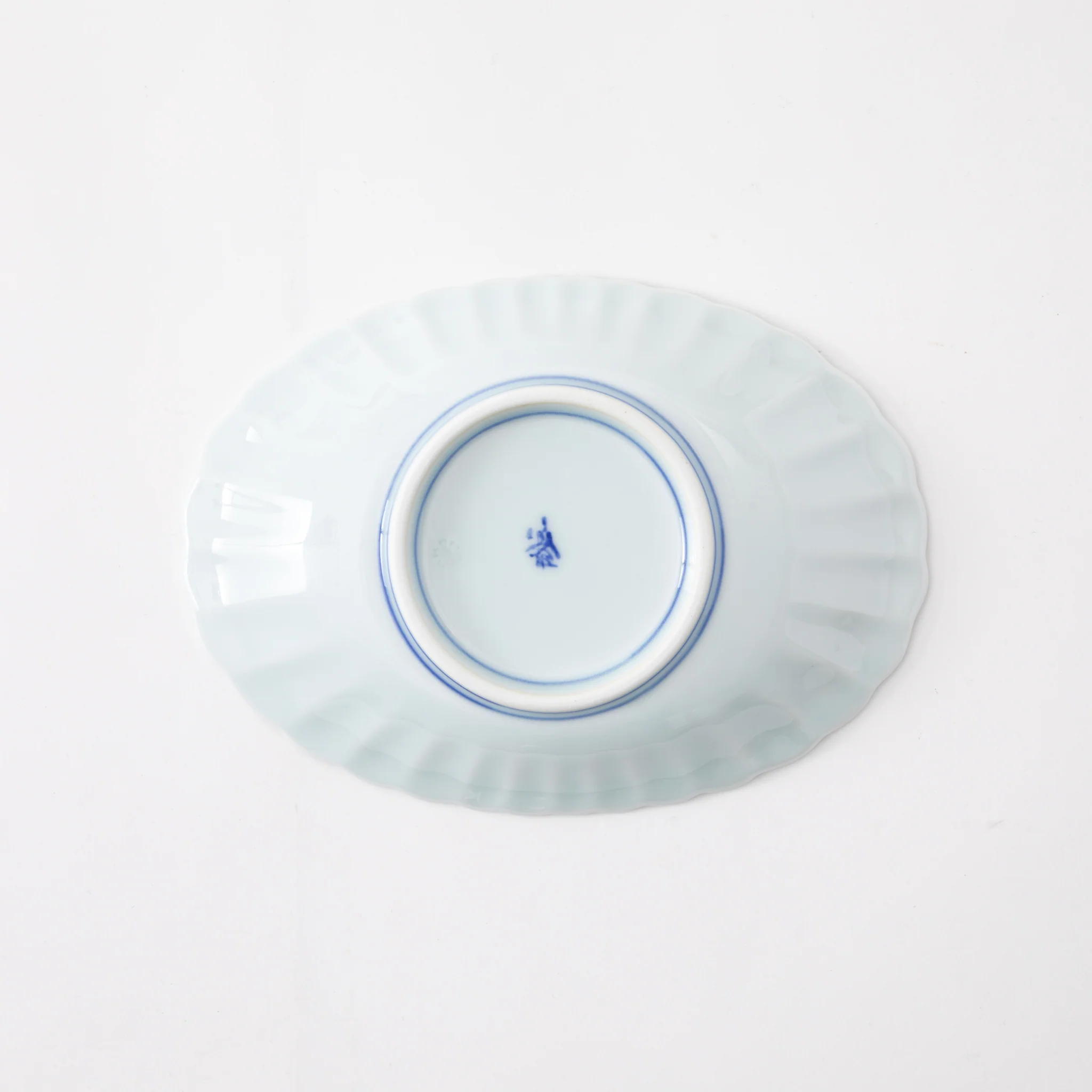 Keizan Kiln Arita Twin Lobster Chrysanthemum-Shaped Small Oval Dish - Image 3
