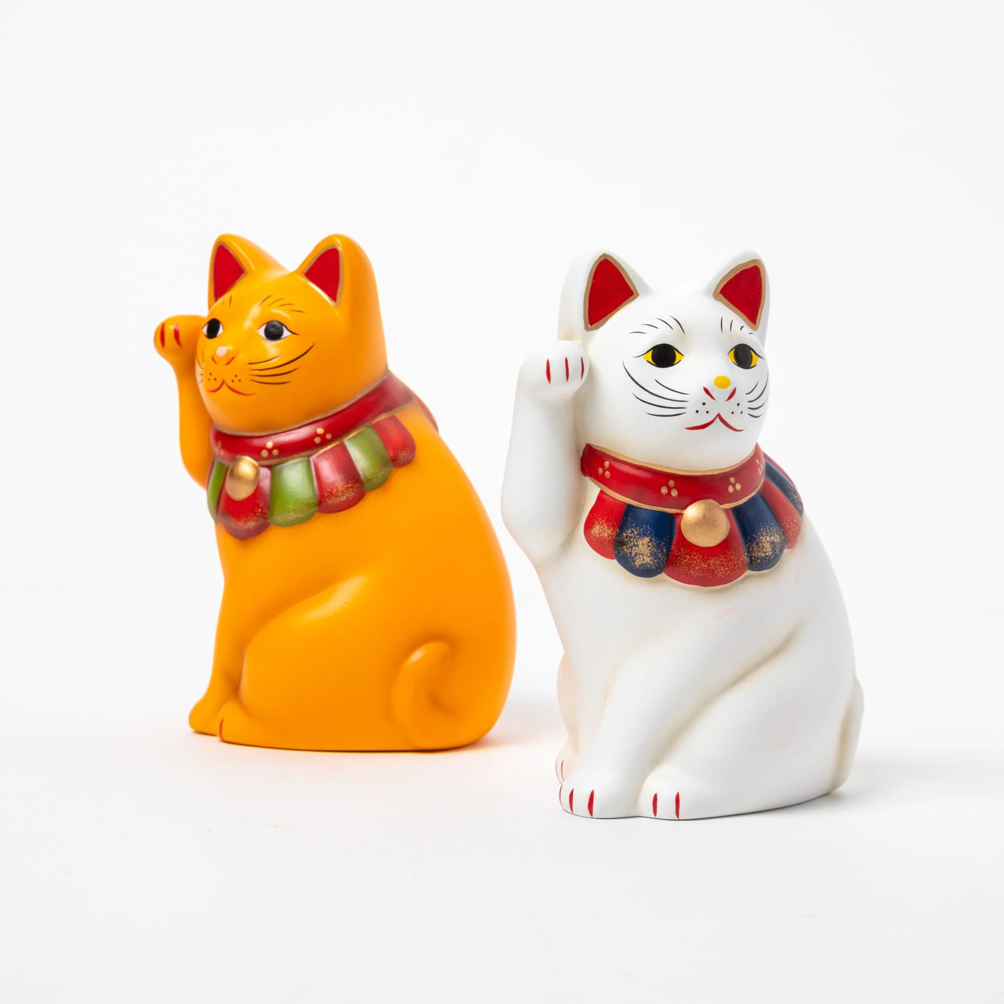 Seto White Yokosuwari Maneki Neko - Image 5