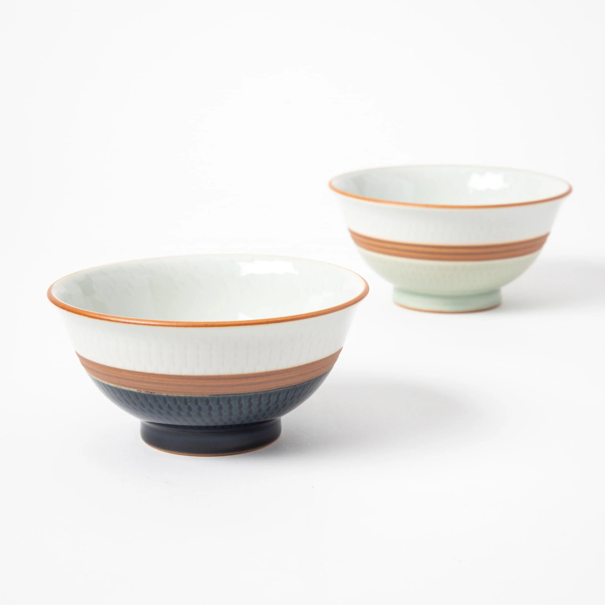 Kakewake Tobikanna Blue Glaze Porcelain Bowl - Image 4